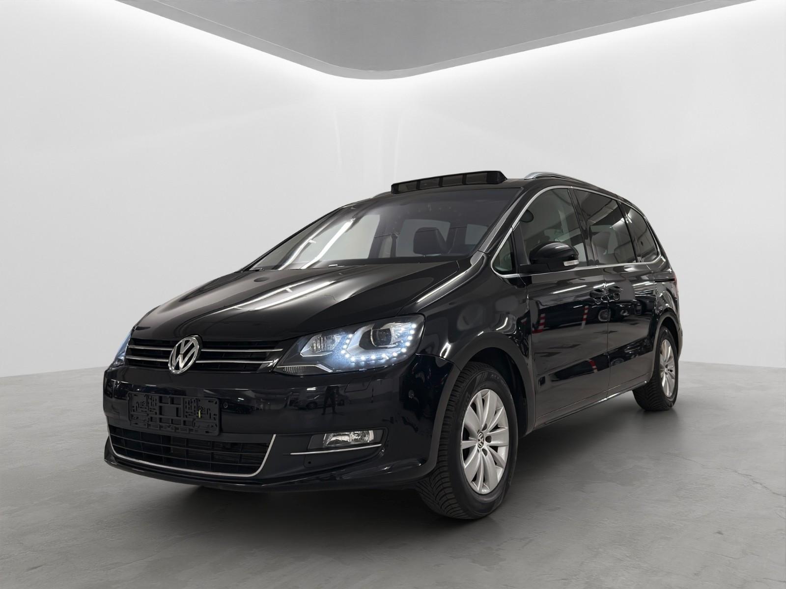 Volkswagen Sharan Highline 7 Sitze/Pano/Elektr. Türen/Xenon