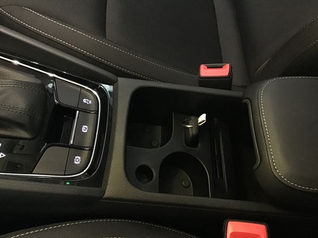 Fahrzeugabbildung Skoda Karoq Selection 1.5TSI DSG/ACC/SHZ/SmartLink/LED