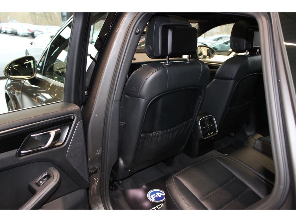 Fahrzeugabbildung Porsche Macan S Diesel Sport Chrono 2.Hand*Pano*Bose