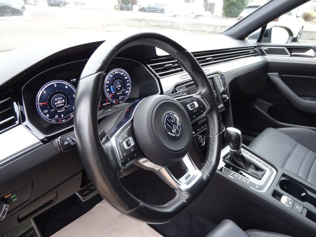 Fahrzeugabbildung Volkswagen Passat/Highline/2xR-Line/LED/Virtual/Kam/Leder/