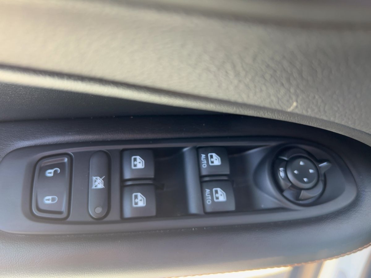 Fahrzeugabbildung Jeep Compass Limited 1.4 MultiAir 4WD ACC Glasdach
