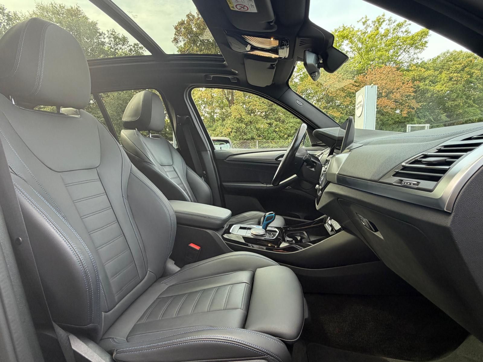 Fahrzeugabbildung BMW iX3  Inspir M Sport SHADOW+PANO+MEMO+360+ACC+AHK