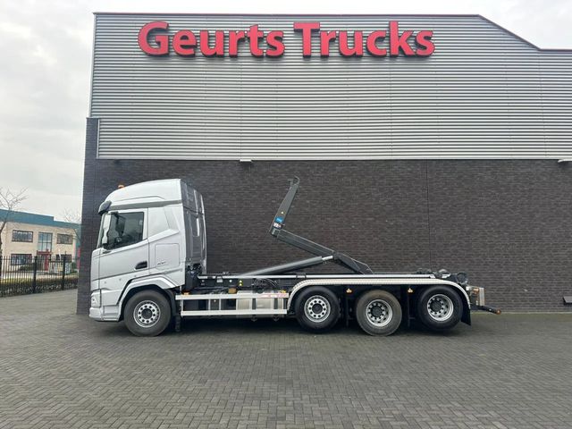 DAF XF 530 8X2 TRIPLE VDL S-30-6700 HAAKARMSYSTEEM/A