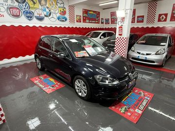 Volkswagen Golf - 2