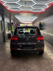 Volkswagen Tiguan - 7