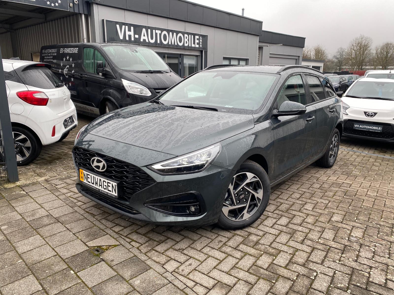 Hyundai i30cw1.5i*LED HSW*NAVI*R.KAMERA PDC vo&hi*Sitzhz