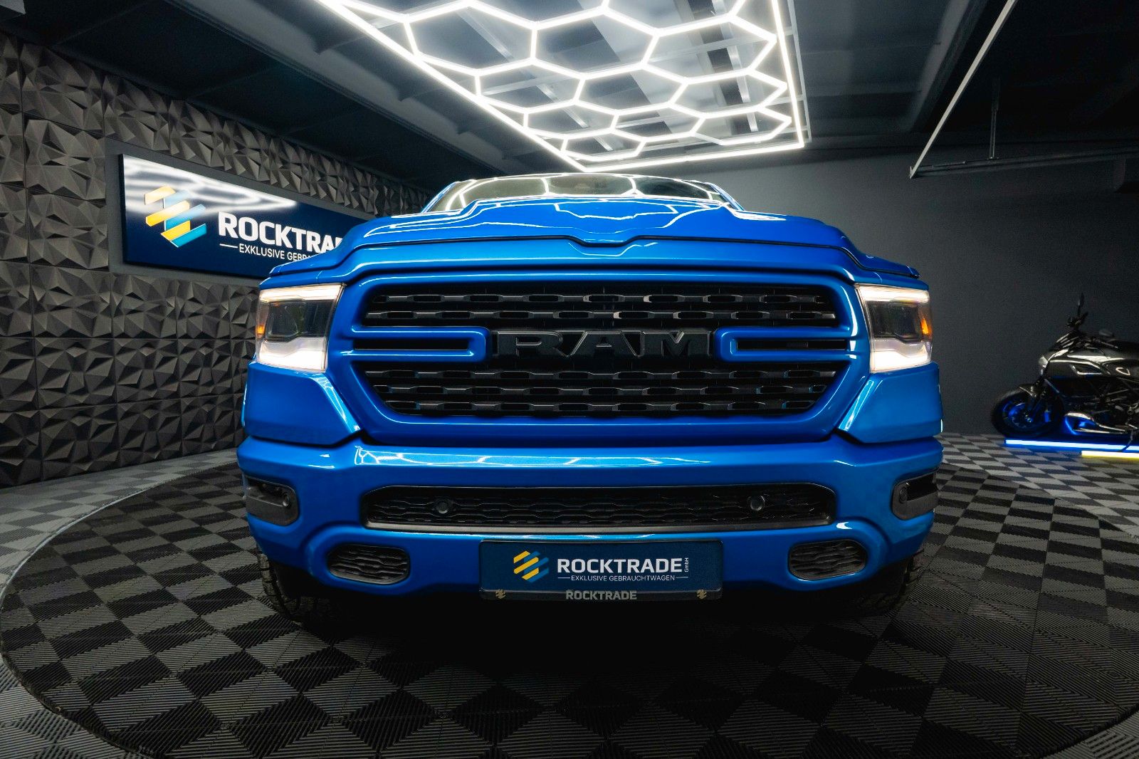 Fahrzeugabbildung Dodge RAM 5.7 V8 HEMI 4x4 NIGHT GT SPORT Night-Paket