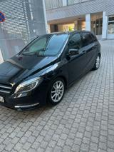 Mercedes-Benz B 200 Reifen NEU, TÜV&AU auf Wunsch NEU - Mercedes-Benz B 200 in München
