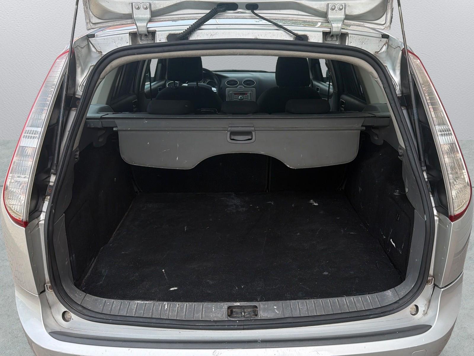 Ford Focus 2009 — photo 9