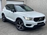 Volvo XC40 T3 R Design Geartronic R Design - Volvo XC40 von privat