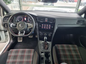 Fahrzeugabbildung Volkswagen Golf VII GTI Performance DSG NAVI LED Virtual