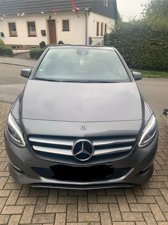 Image of Mercedes-Benz B 220