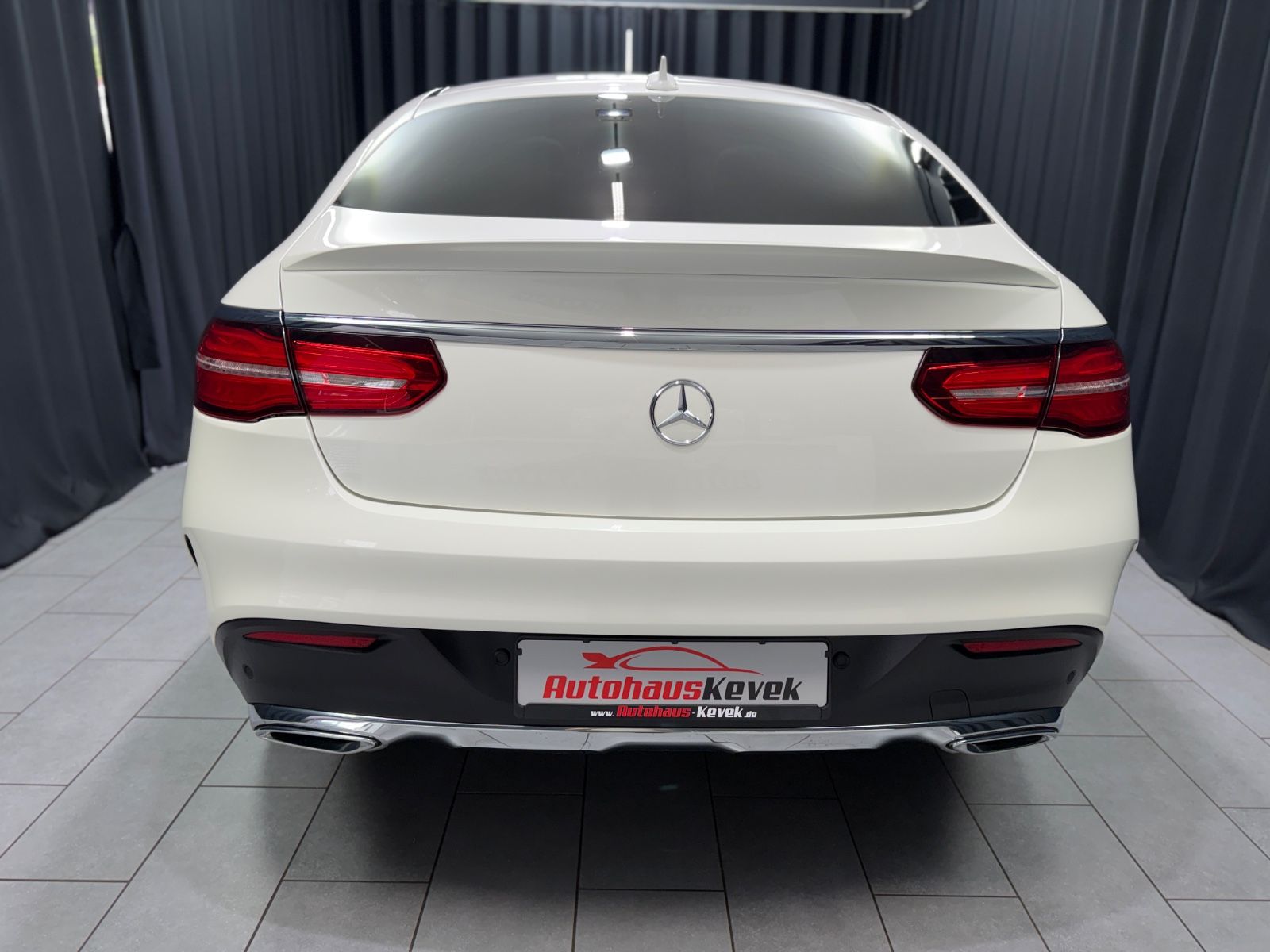 Fahrzeugabbildung Mercedes-Benz GLE 350 d Coupe 4Matic|TV|PANO|AMG-LINE|VOLL|22"