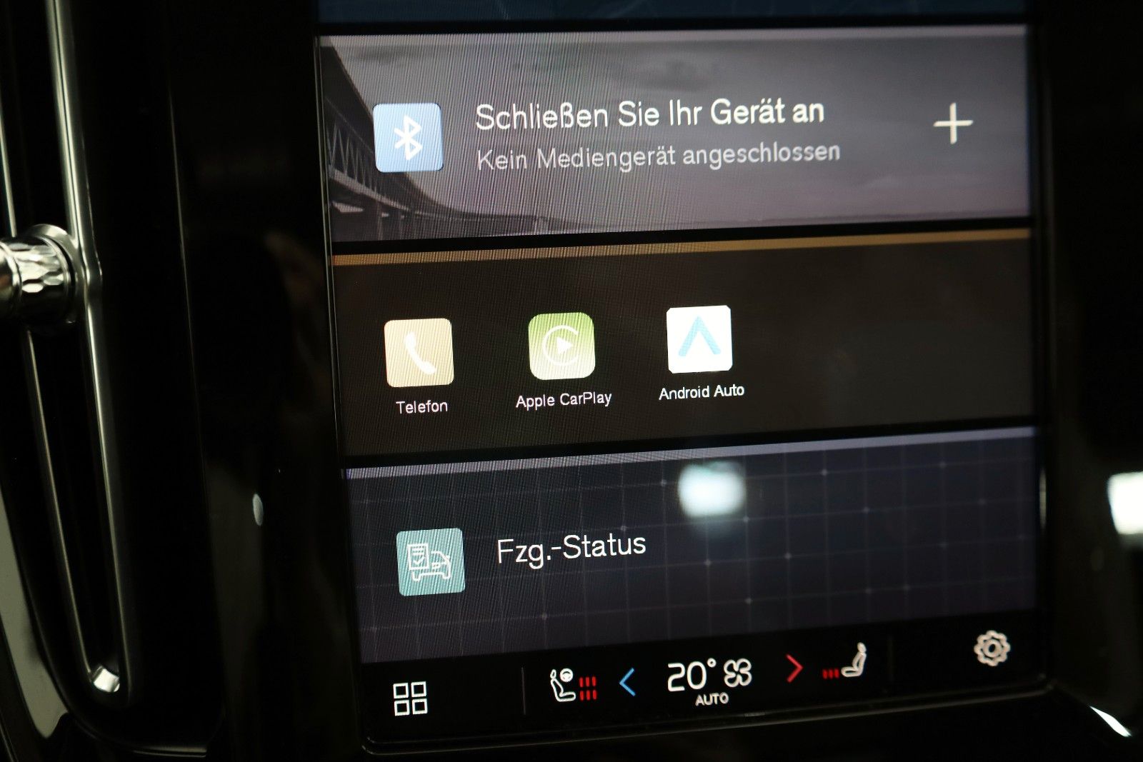 Fahrzeugabbildung Volvo XC40 Pro 78KWH AWD Leder,Navi,PanDach,Autopilot