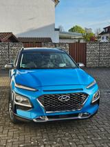 Hyundai KONA 1.6 T-GDI Premium DCT 2WD, HUD, Sitzlüftung - blaue Hyundai KONA