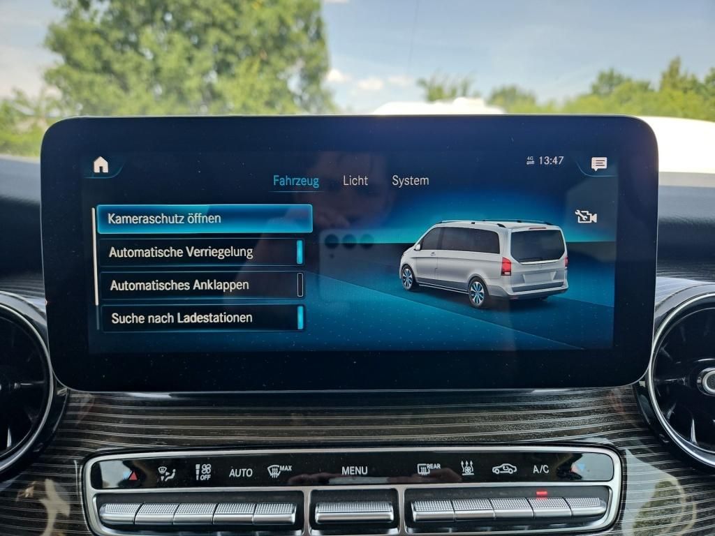 Fahrzeugabbildung Mercedes-Benz EQV 300 AVANTGARDE lang AIRMATIC 360° LED AMG