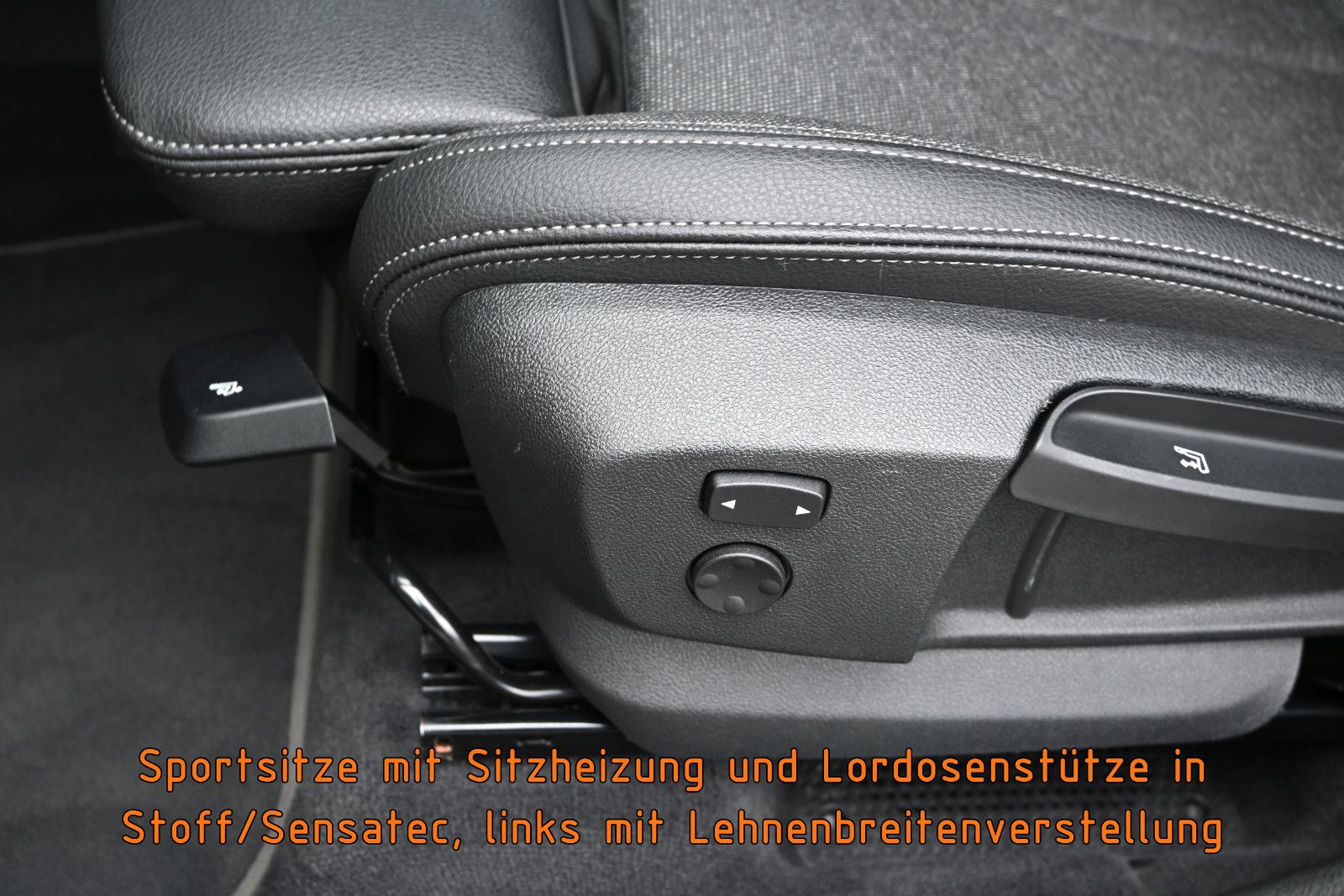 Fahrzeugabbildung BMW X1 xDr. 20d Sport Line °ACC°AHK°HEAD-UP°KAMERA°