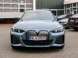 BMW i4 Gran Coupe 35 eDrive M-Sport Pro FACEL. 360° - BMW i4: Grün