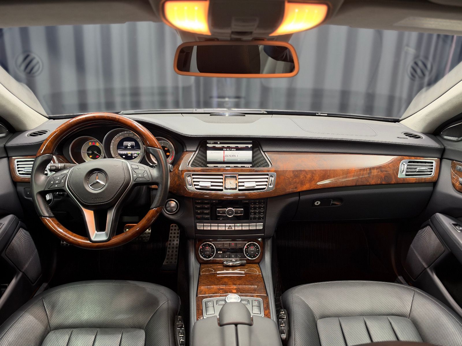 Fahrzeugabbildung Mercedes-Benz CLS 500 |AMG-LINE|H/K|PANO|AIR-MATIC|DE-FZG