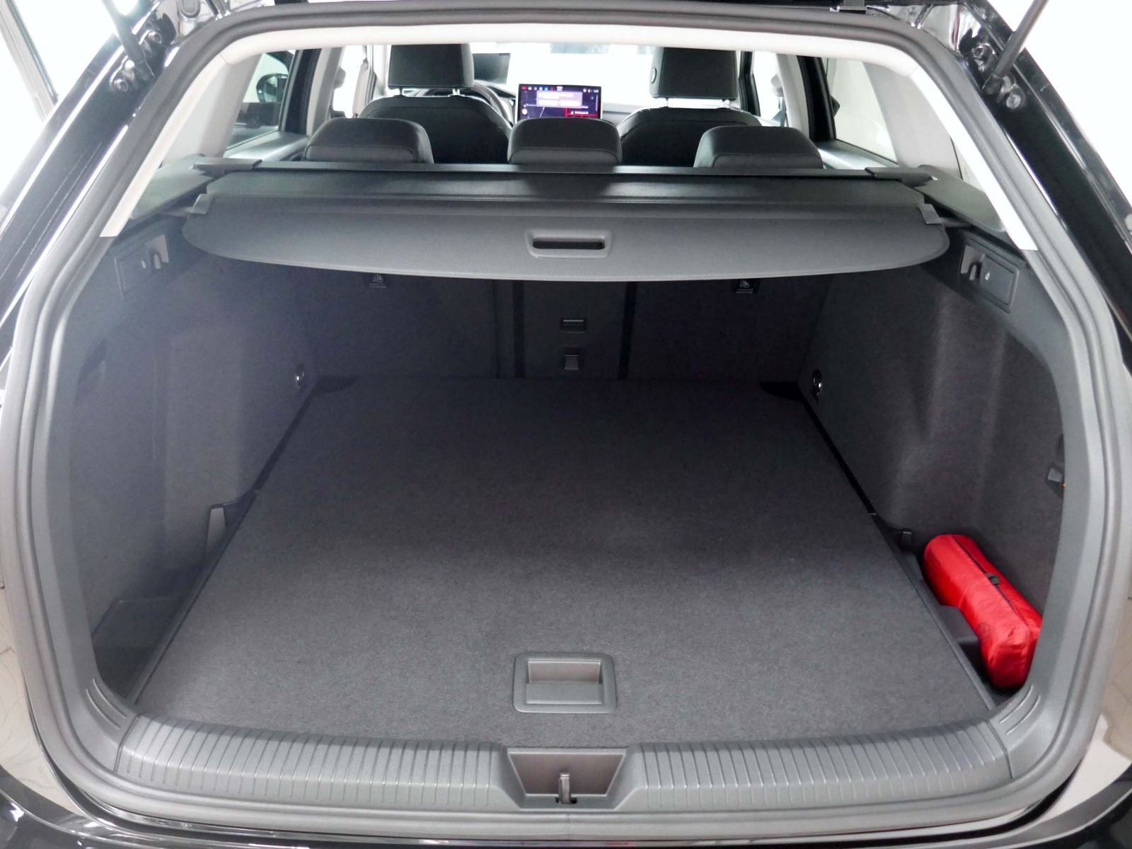 Fahrzeugabbildung Volkswagen Golf VIII Variant GOAL 2.0 TDI | LED AHK RFK ACC