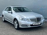 Mercedes-Benz E 300 CGI BlueEfficiency  Leder Navi Schiebedach - Mercedes-Benz E 300 aus 2012