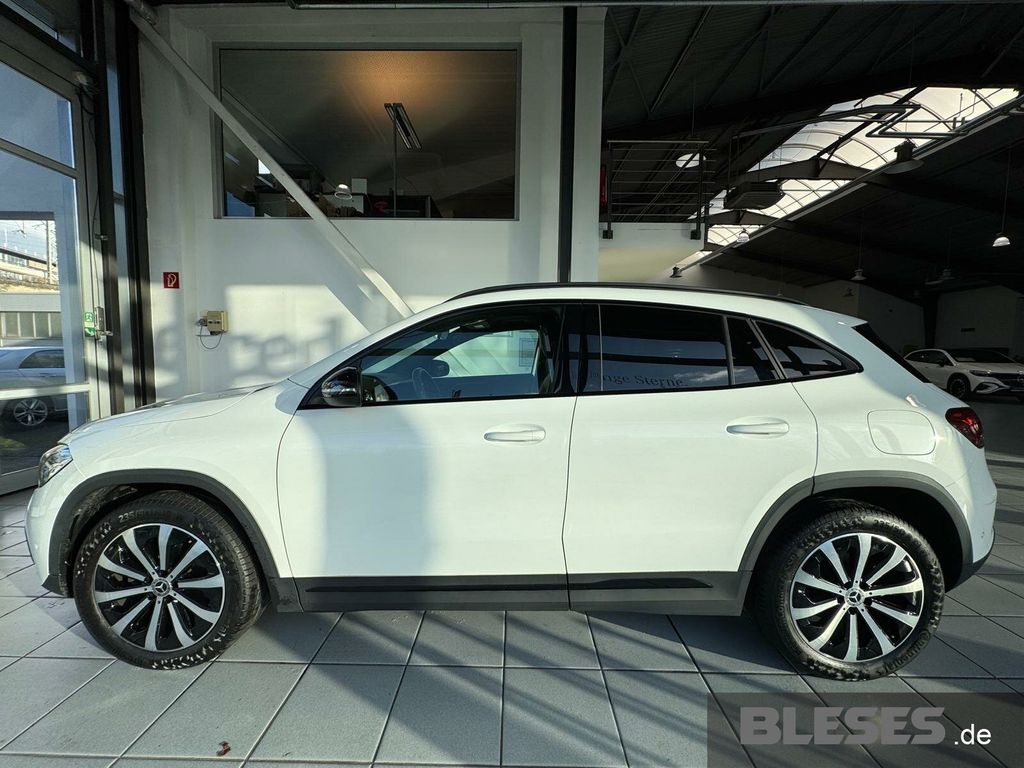 MERCEDES-BENZ GLA 180 – Bild 4