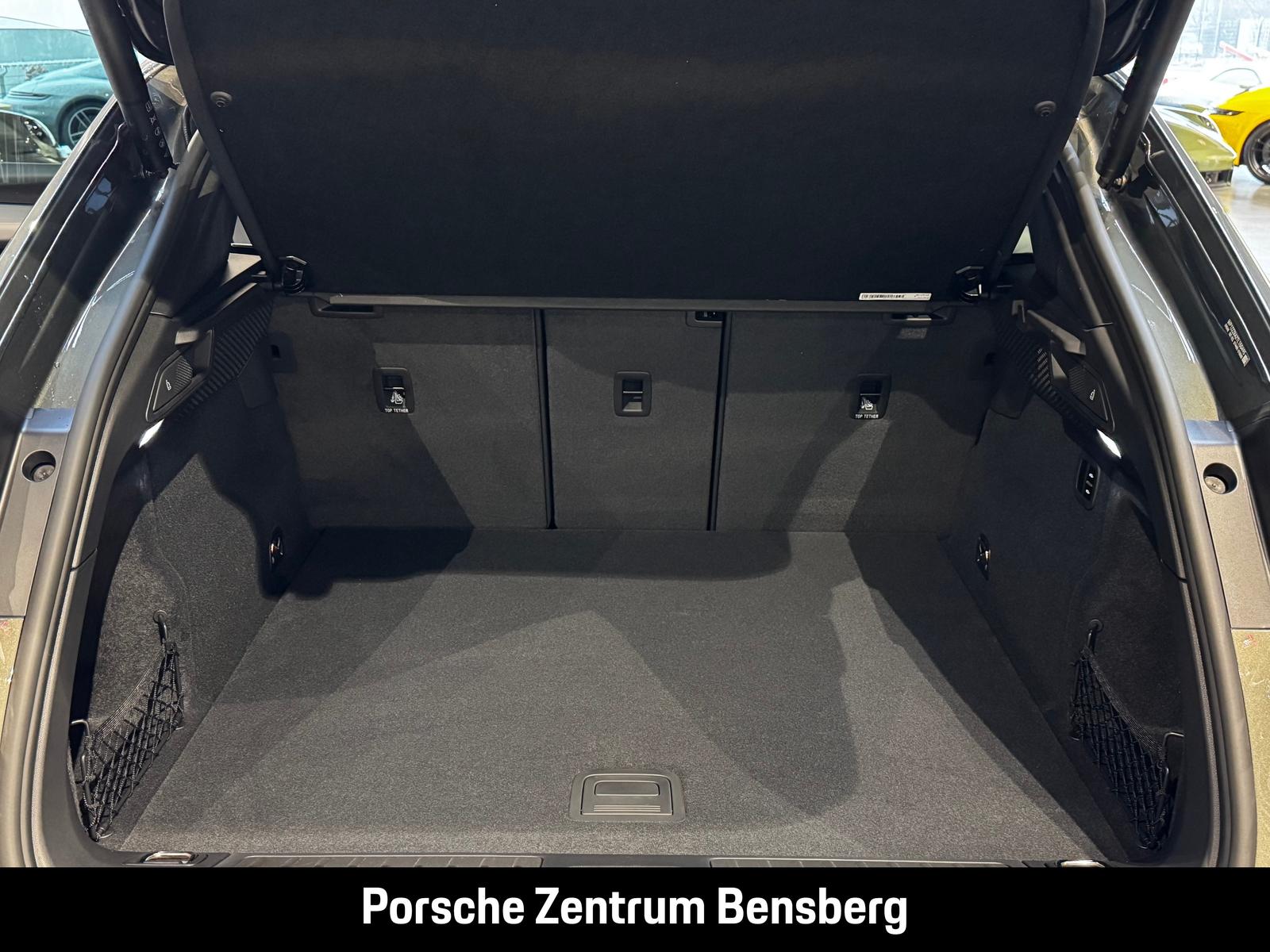 Porsche Macan 4S Electric