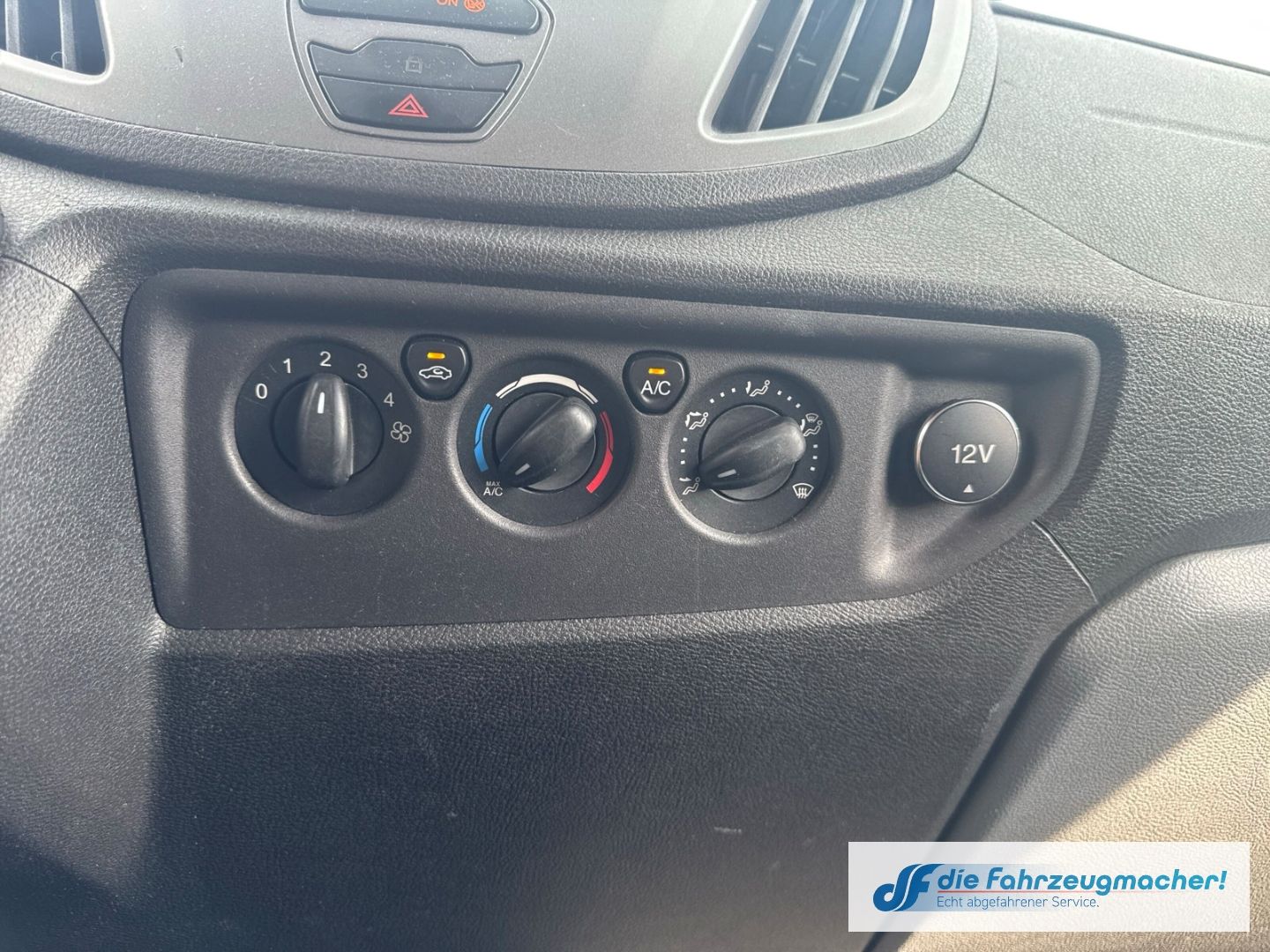 Fahrzeugabbildung Ford Transit Kombi 350 L3 Trend 2.2 TDCi DPF *2339 *K