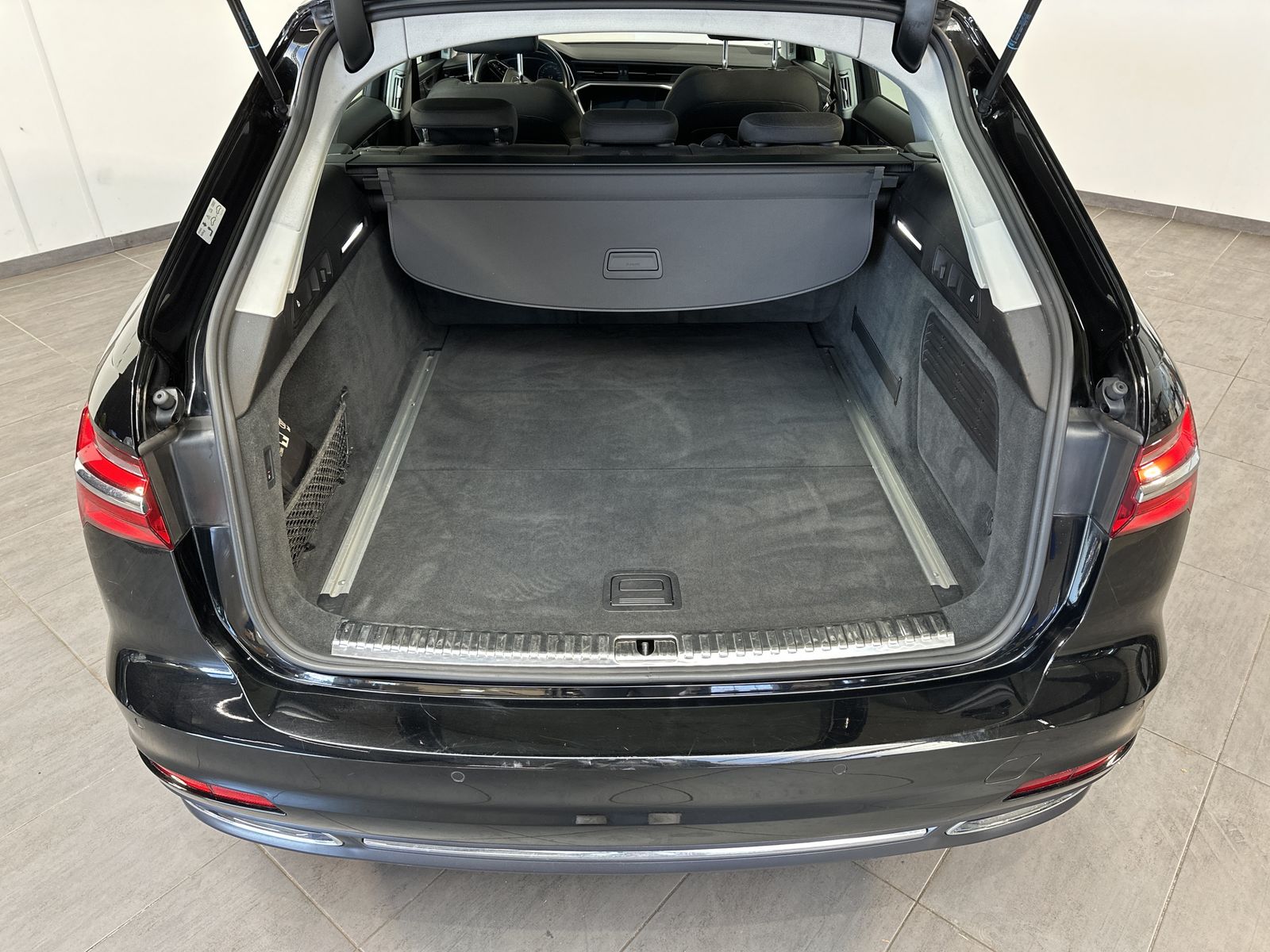 Fahrzeugabbildung Audi A6 Avant 40 TDI Qu Sport NAV+LED+AHK+KAMERA+PANO