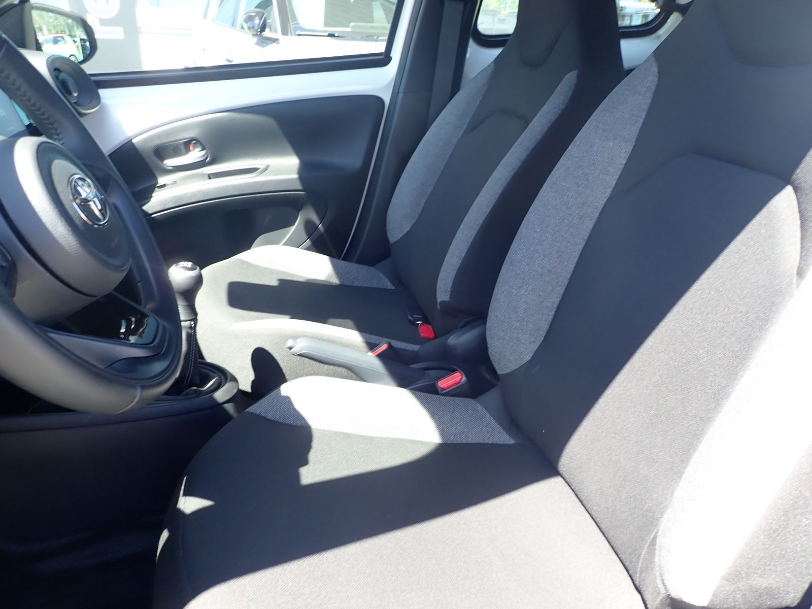 Fahrzeugabbildung Toyota Aygo X Play