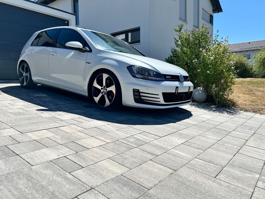 Image of Volkswagen Golf