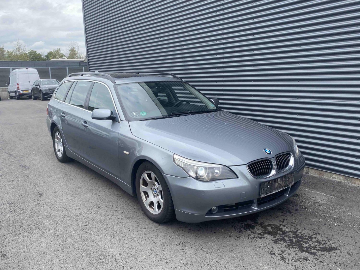 BMW 525 2006 — interior