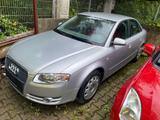 Audi A4 1.6 Scheckheft Rentner 2.Hand Sitzheizung PDC - Audi A4 mit Benzin-Antrieb: Limousine, 1.6