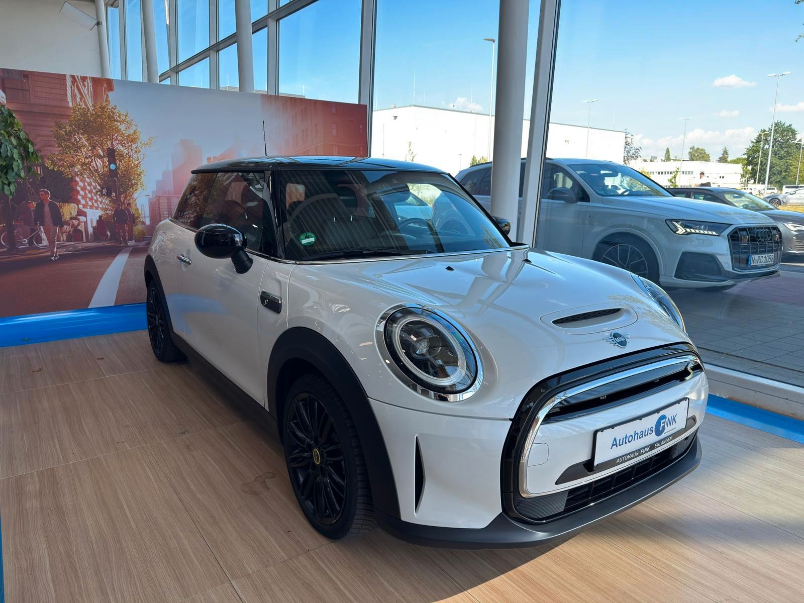 MINI Cooper SE 3-Türer Classic Trim Navi Kamera 17"