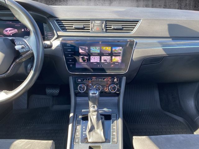 Skoda Superb Combi 2.0 TDI Style 4x4 DSG AHK Pano Navi foto 16