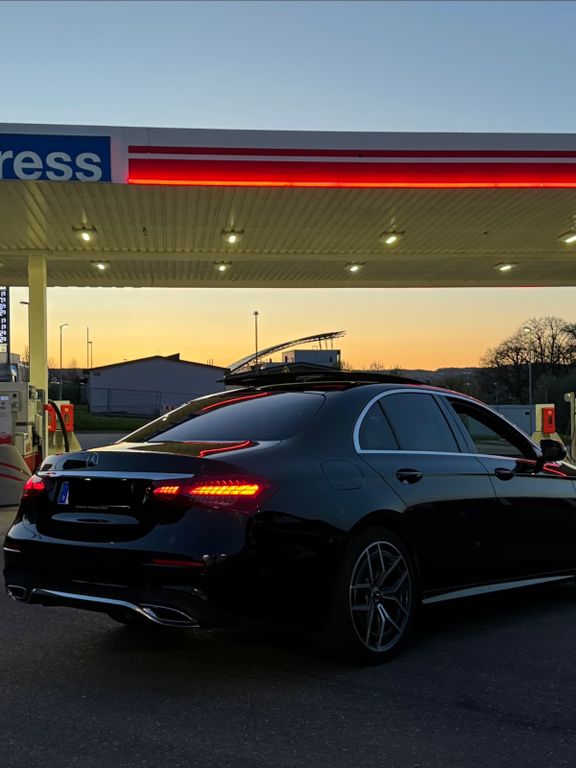 Image of Mercedes-Benz E 220