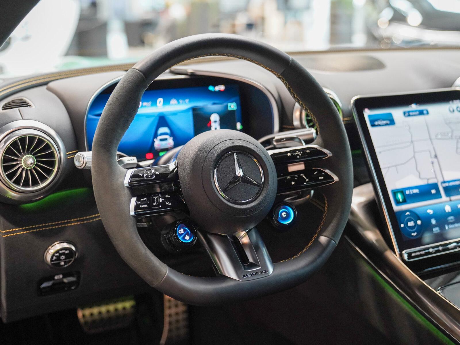 Mercedes-Benz AMG GT 63 S E PERFORMANCE green hell MATT tech