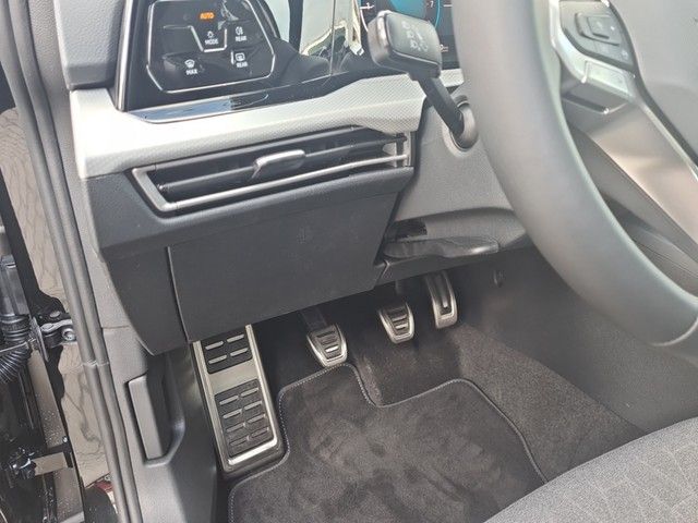 Fahrzeugabbildung Volkswagen Golf VIII TSI Move Climatronic AID PDC SH LM