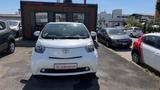 Toyota IQ iQ + - weiße Toyota IQ