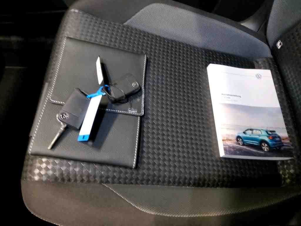 Fahrzeugabbildung Volkswagen T-Cross TSI LIFE ACC NAVI KAMERA GJ SITZH 1.H