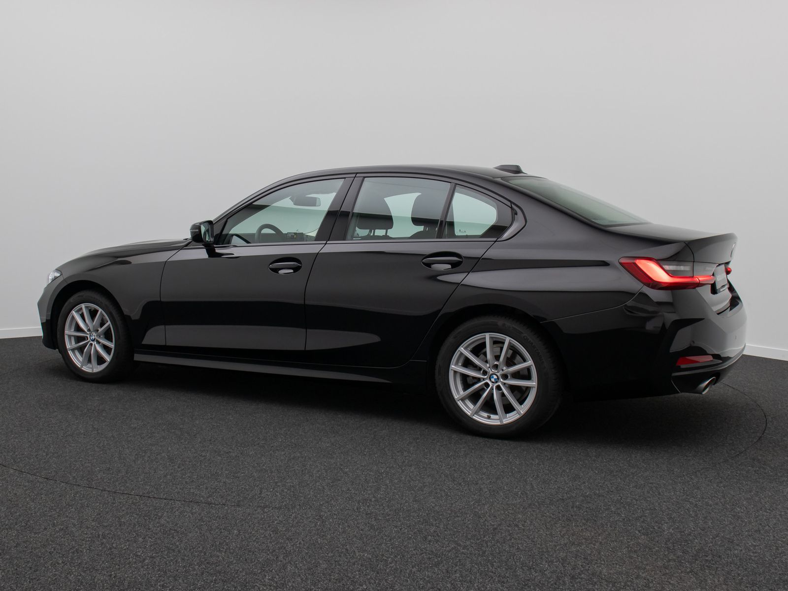 Fahrzeugabbildung BMW 318i GeschwindigRe DAB PDC CockpitPlus Widscreen