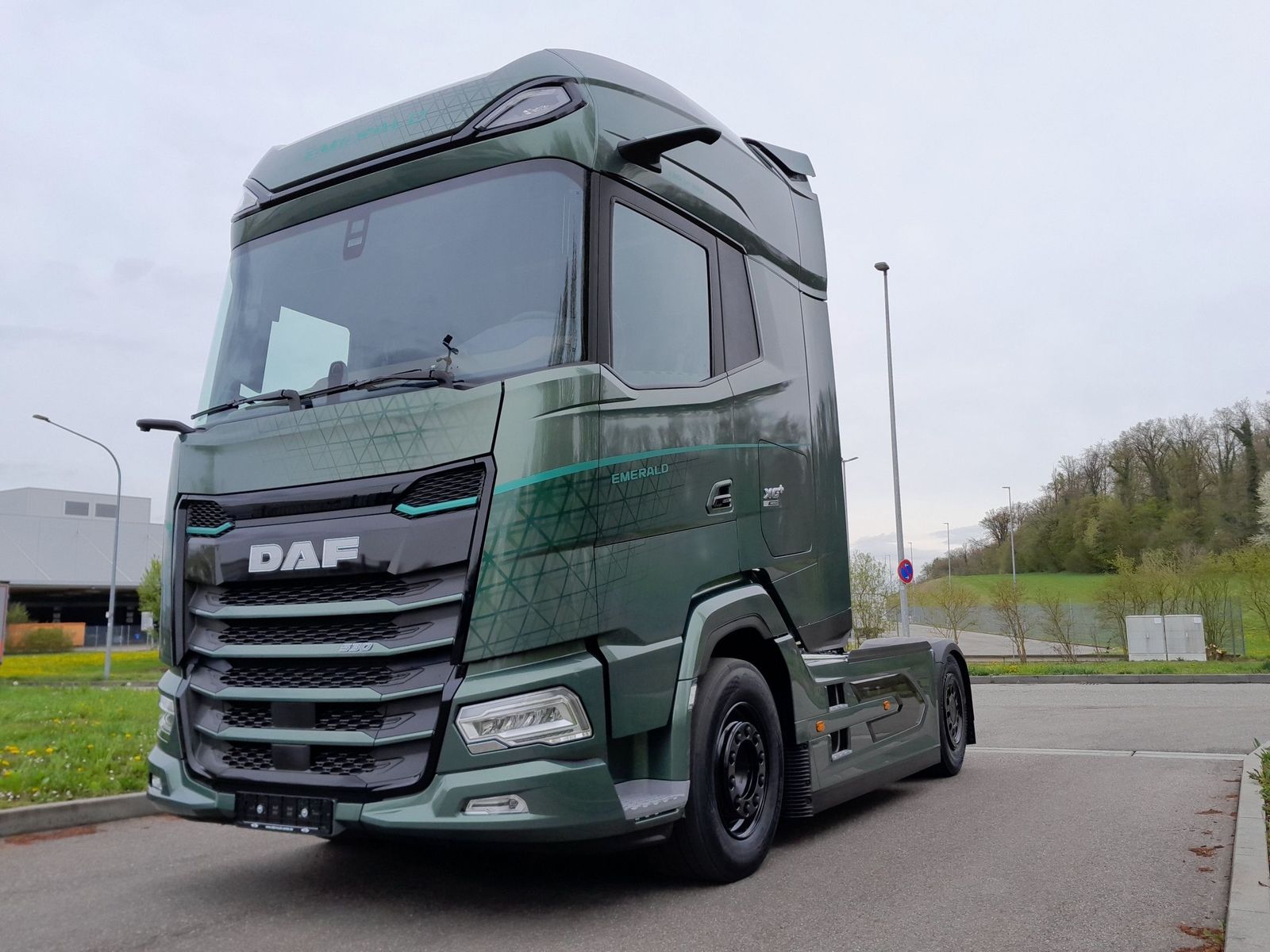 Fahrzeugabbildung DAF FT XG+ 530 EMERALD EDITION