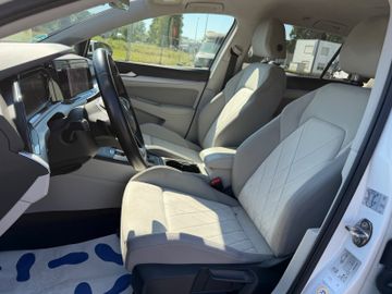 Volkswagen Golf - 10
