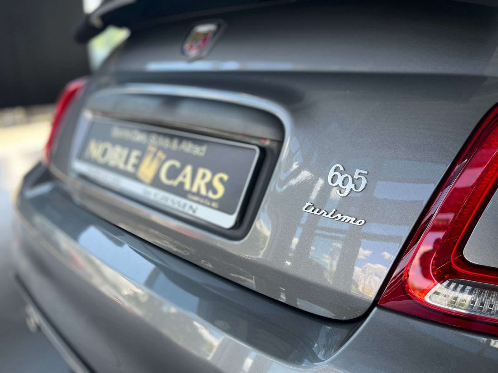 Fahrzeugabbildung Abarth 695C Turismo Aut. BEATS XENON NAVI