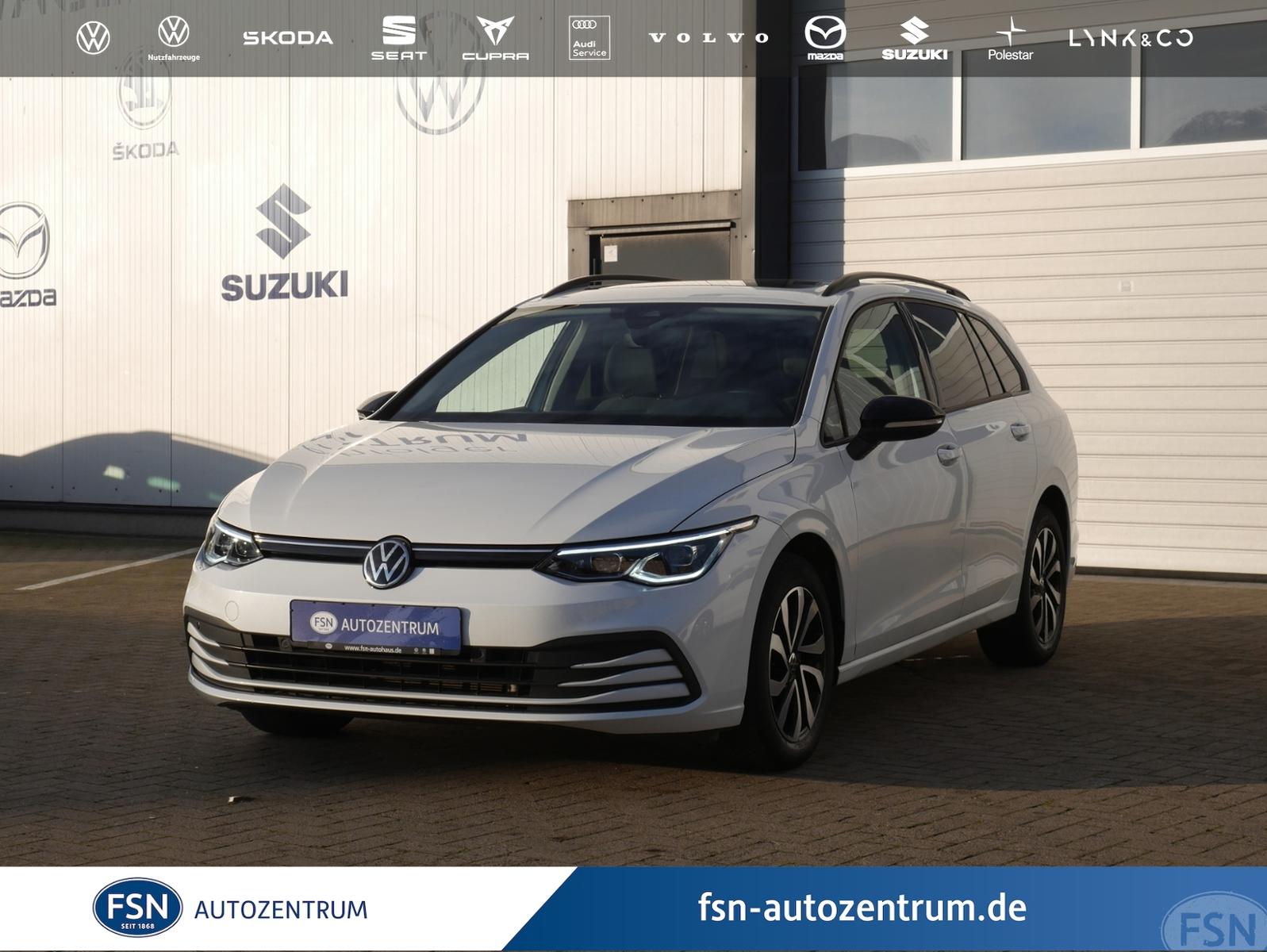 Volkswagen Golf VIII Variant 1.0 eTSI Life DSG ACC NAVI SIT