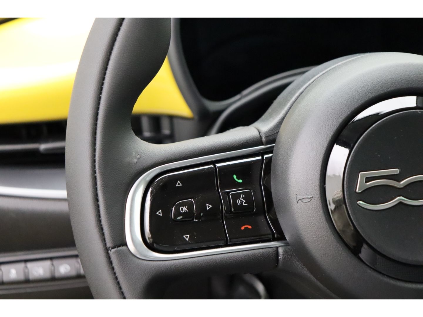 Fahrzeugabbildung Fiat 500 1.0 FireFly Hybrid Torino Sitzheizung