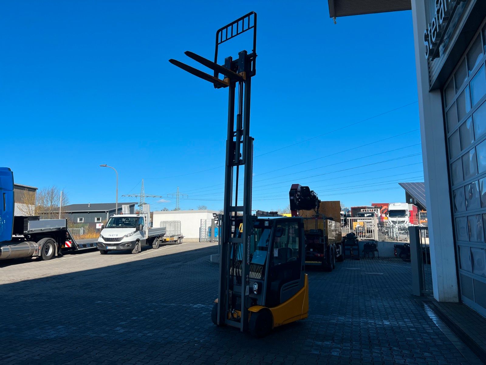 Fahrzeugabbildung Jungheinrich EFG 215 / Triplex: 4.25m! / SS / nur 995h! Waage