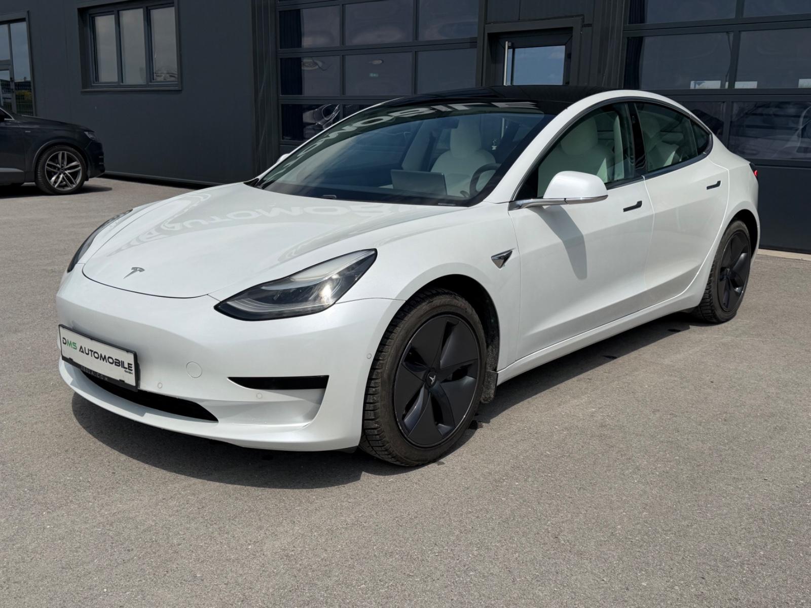 Tesla Model 3 Standard Range Plus RWD *WHITE LEATHER*