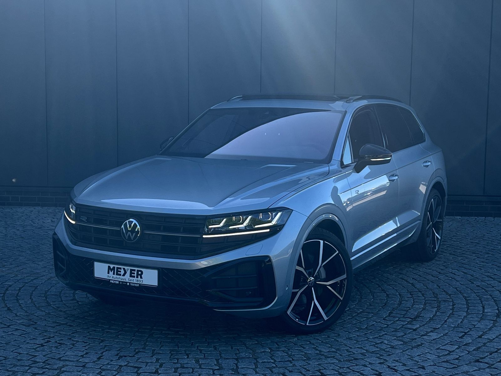 Fahrzeugabbildung Volkswagen Touareg R-Line FINAL EDITION 3.0 TDI 4MOTION