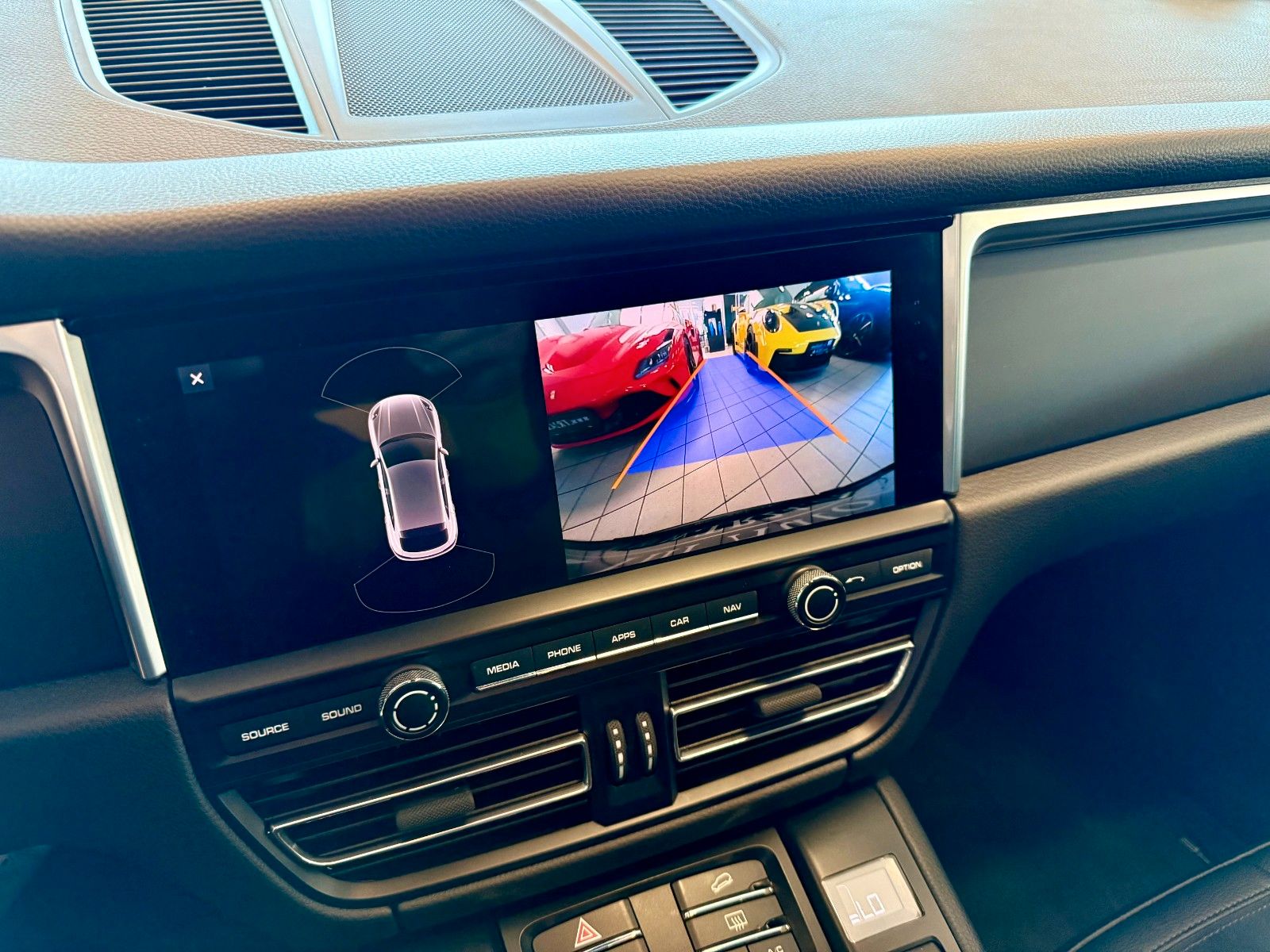 Fahrzeugabbildung Porsche Macan PDK ACC/ Kamera/ Standheizung